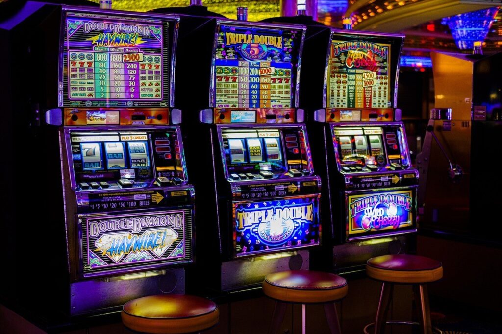 ¿Cómo funcionan los bonos de registro en casinos?